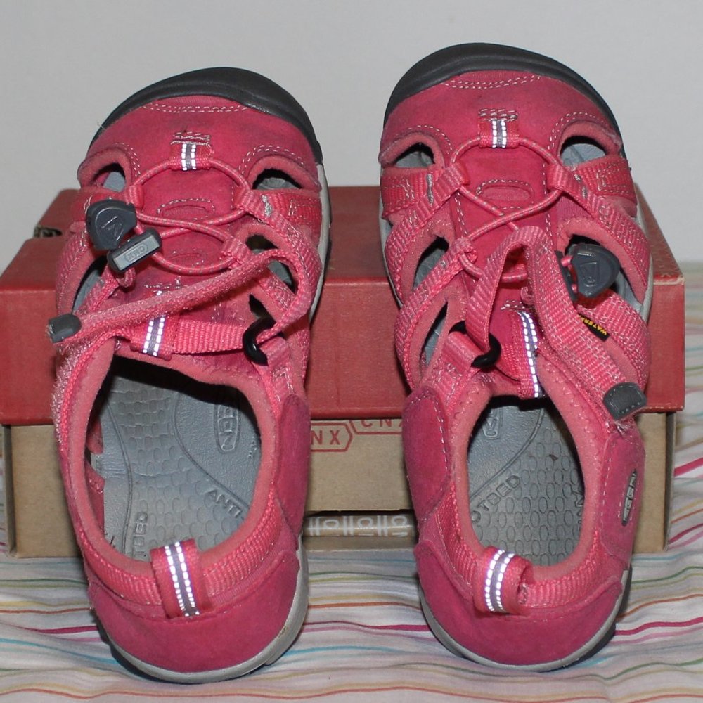 "Seacamp II CNX" by Keen, Pink and Grey Girl's water sandal